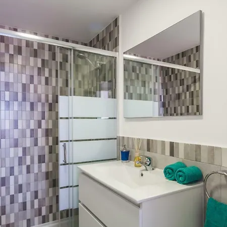 Ocean View Penthouse Ii Apartman